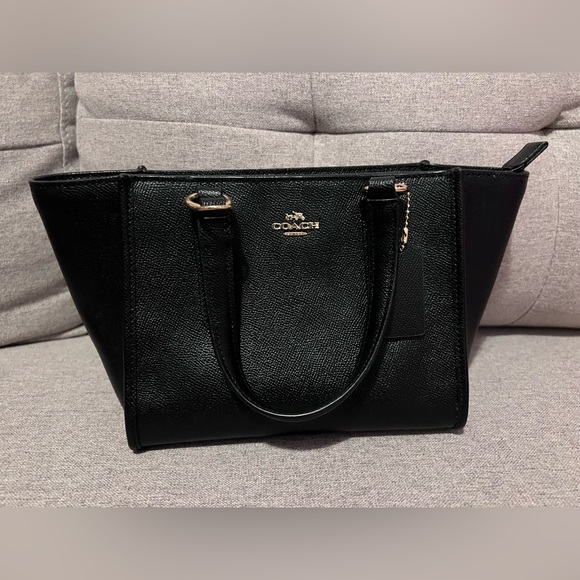 Coach bad. Zipper and pouch inside. - Picture 2 of 4